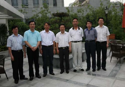 2008年7月全国部分省、自治区和直辖市的国税、地税局长在南京参加全国税务系统工作会议期间，.jpg